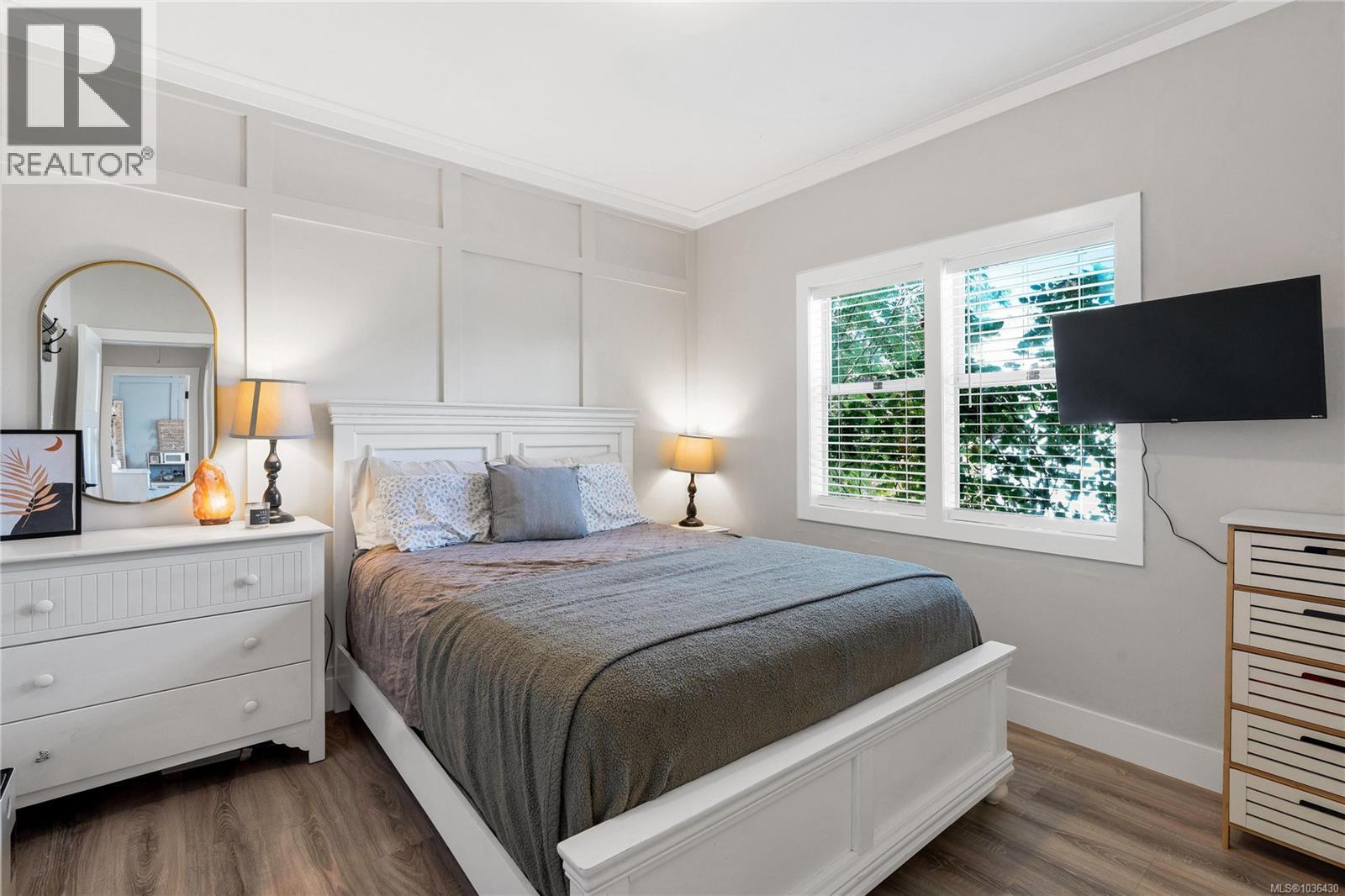 1068 Holmes St - 20