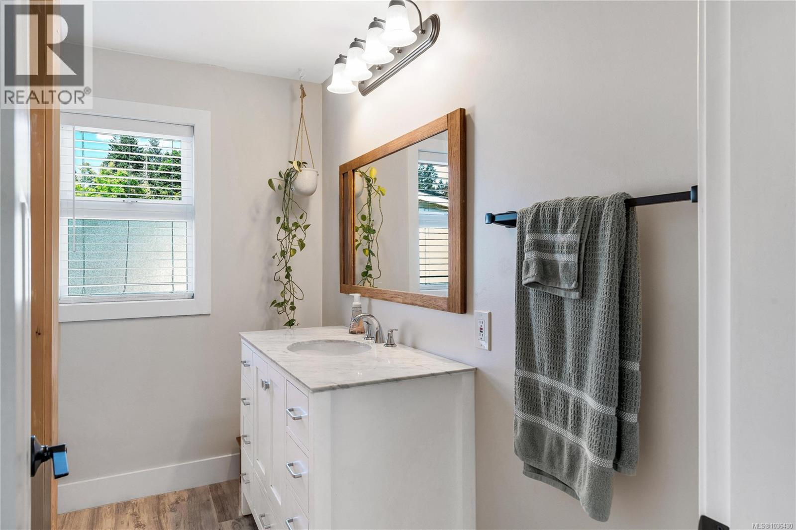 1068 Holmes St - 22