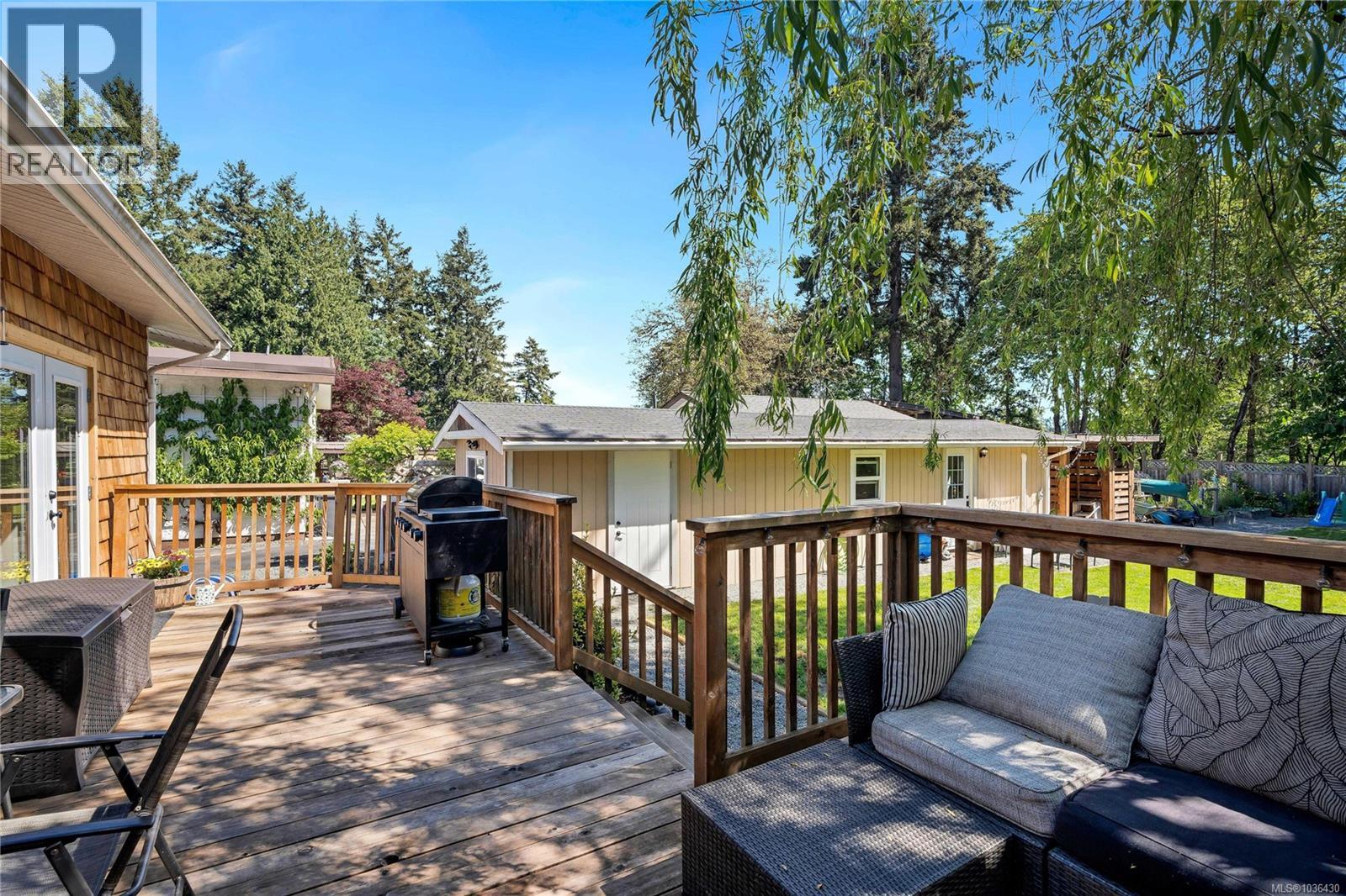1068 Holmes St - 28