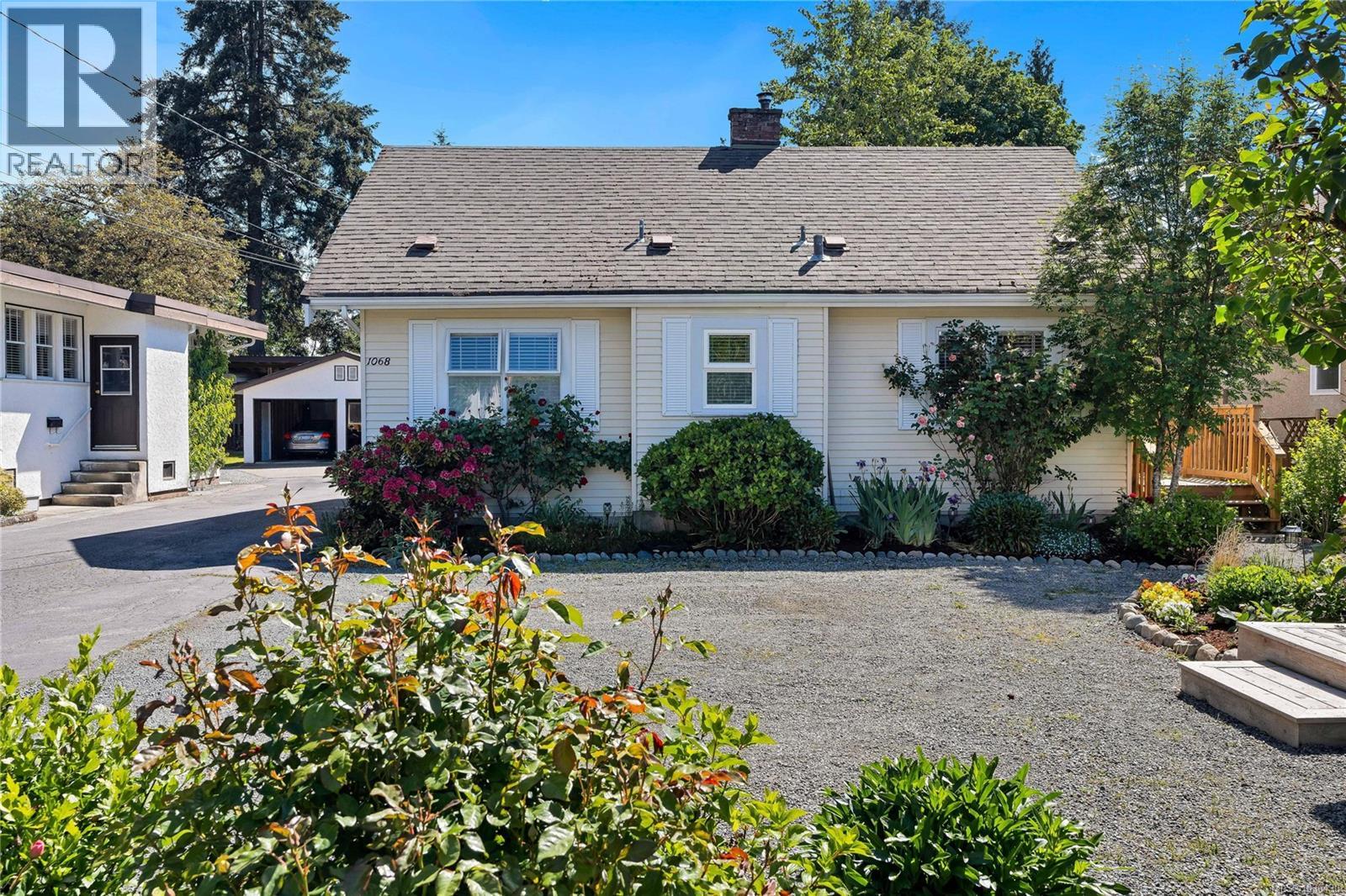 1068 Holmes St - 3