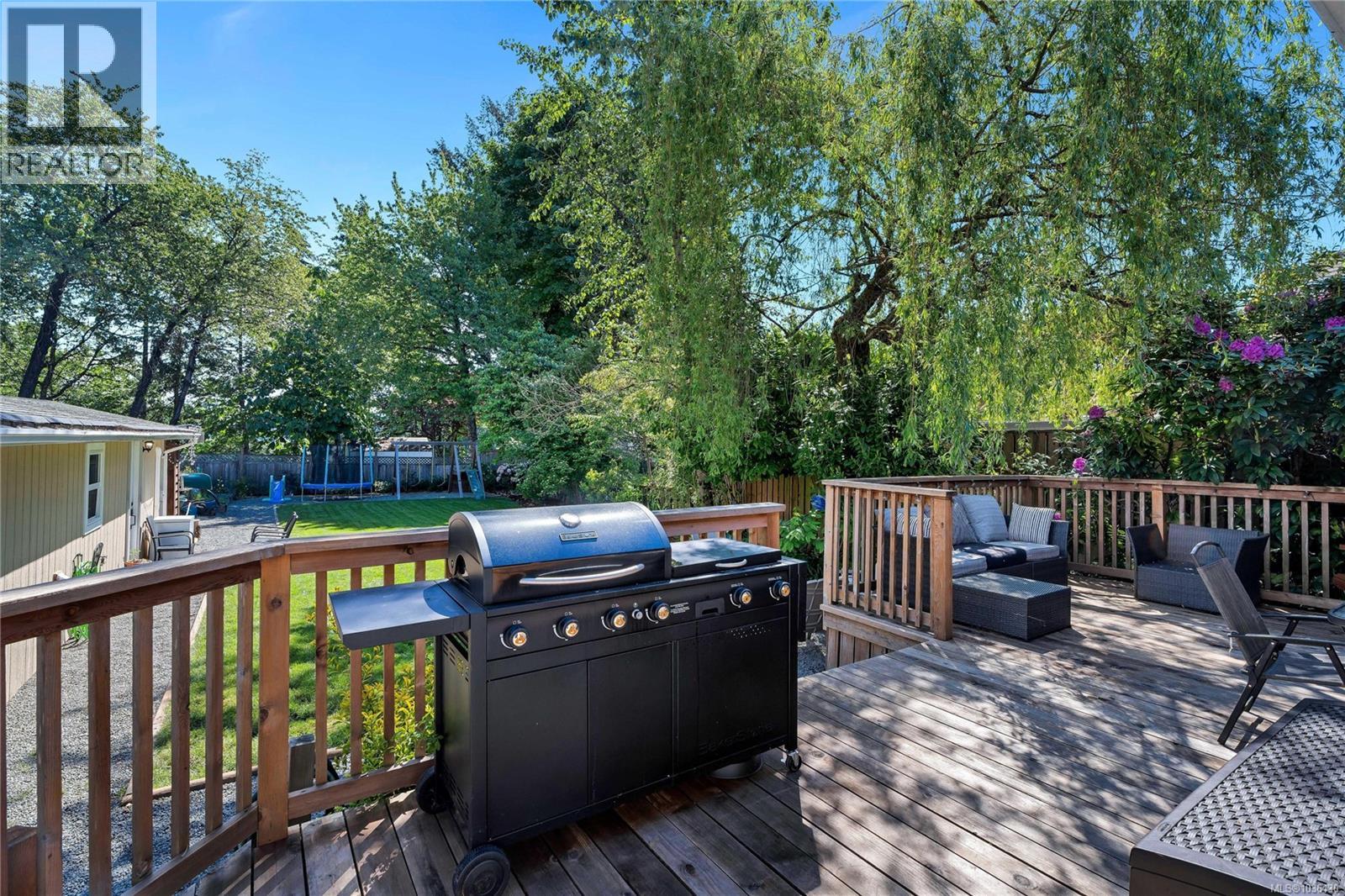 1068 Holmes St - 30