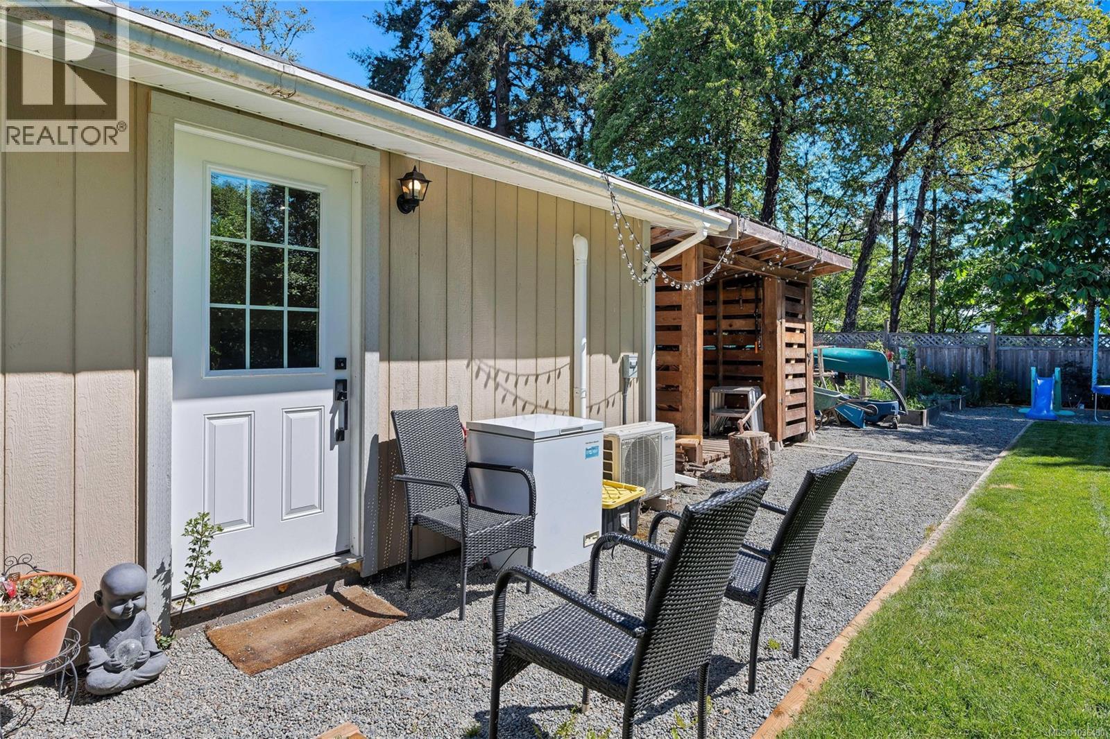 1068 Holmes St - 32