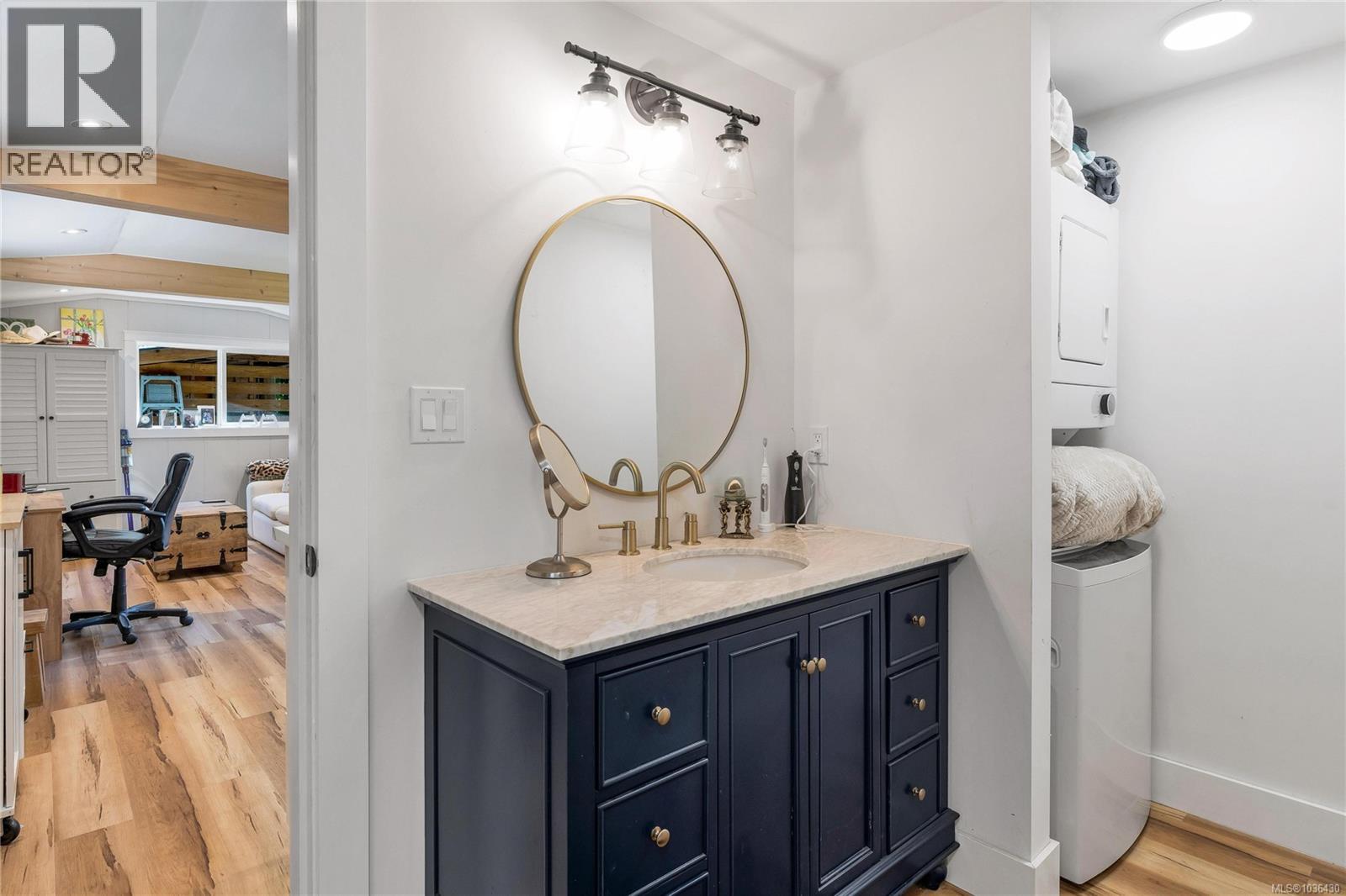 1068 Holmes St - 37