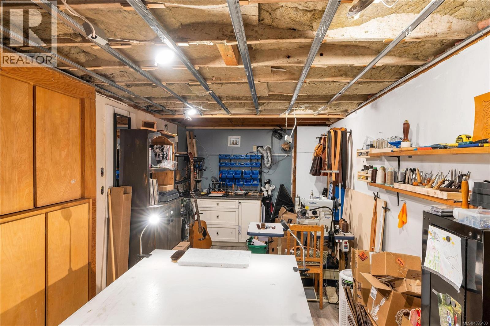 1068 Holmes St - 39
