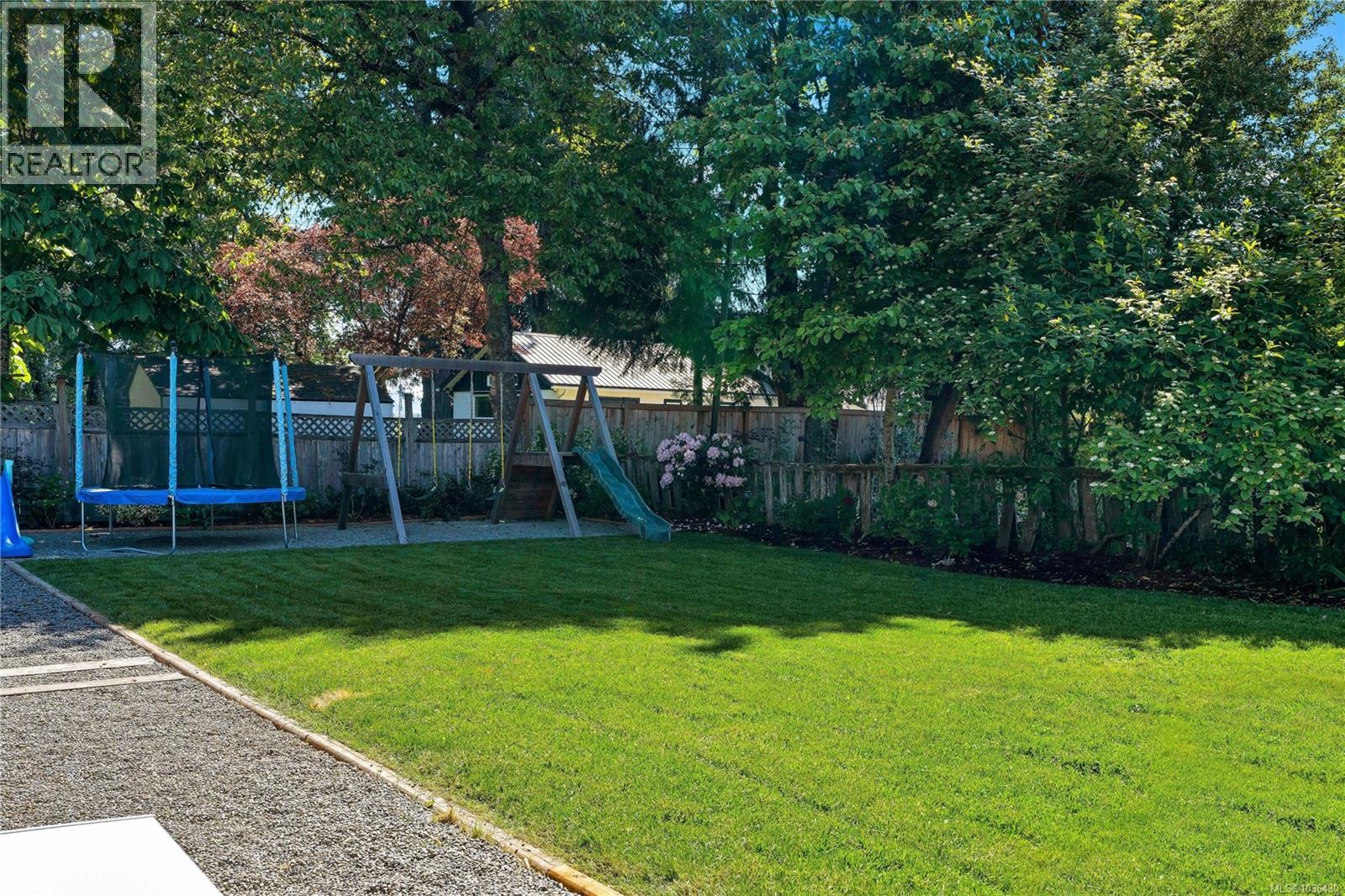 1068 Holmes St - 43