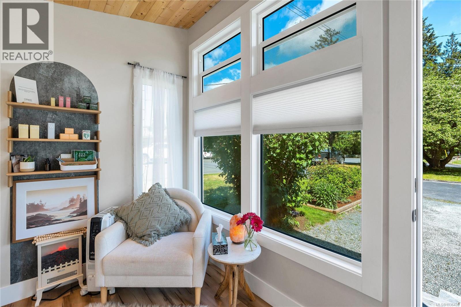 1068 Holmes St - 46