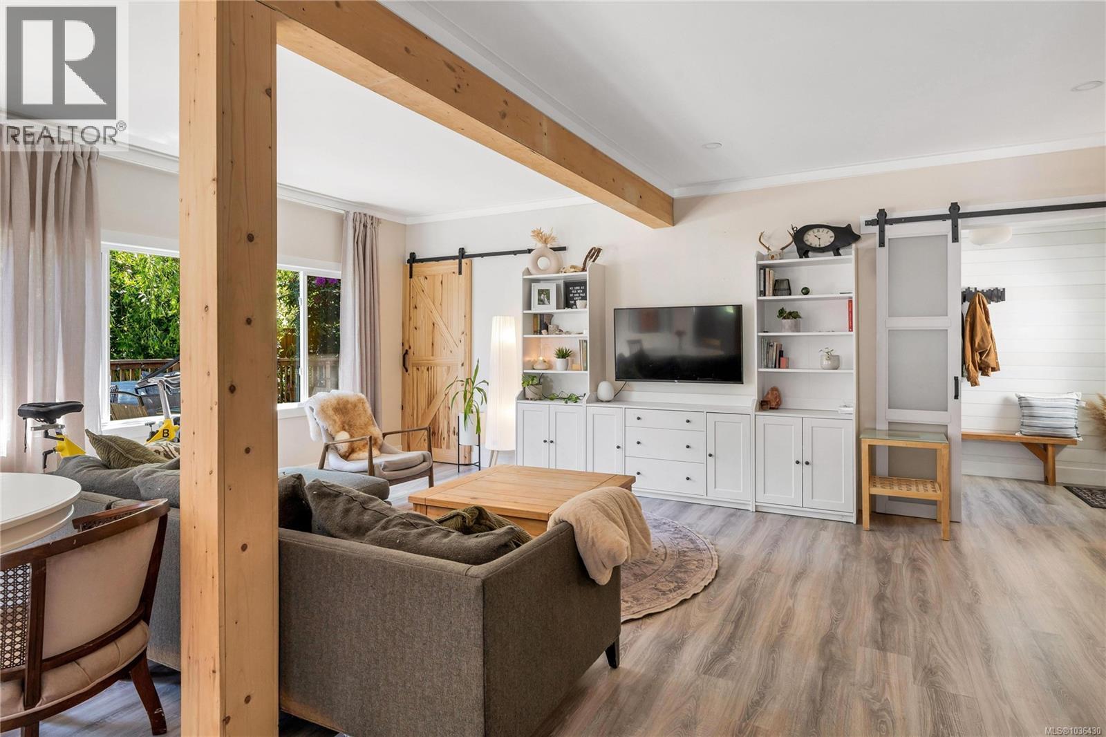 1068 Holmes St - 8