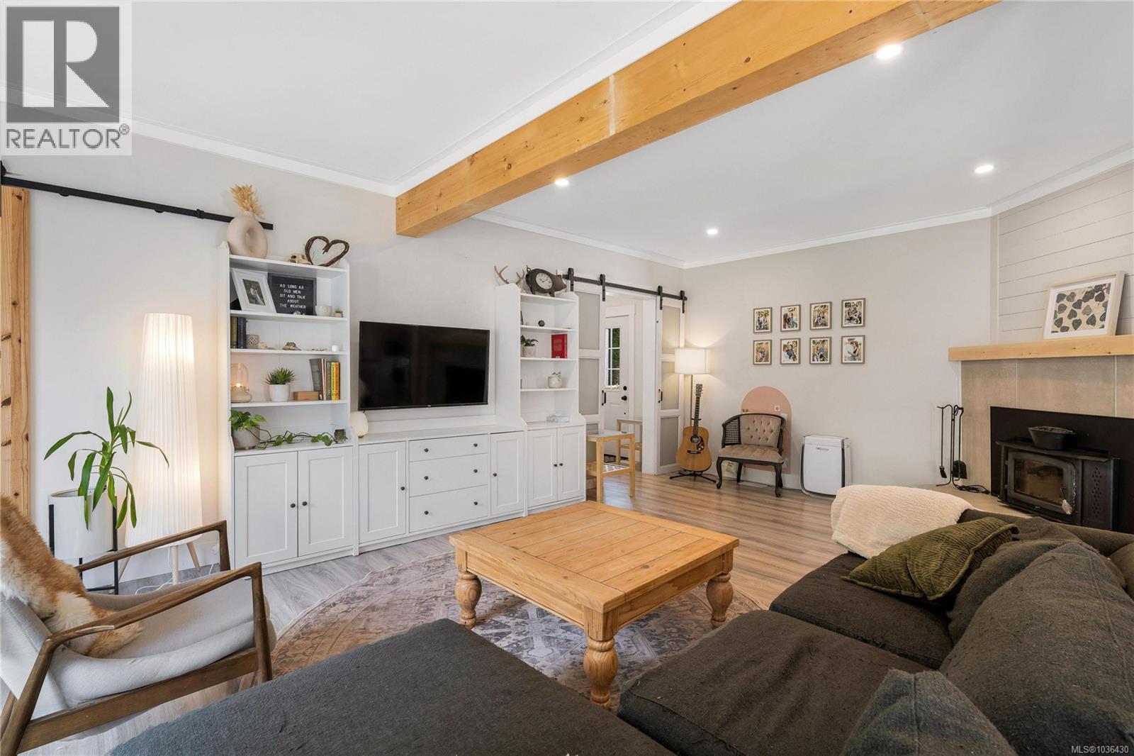 1068 Holmes St - 9