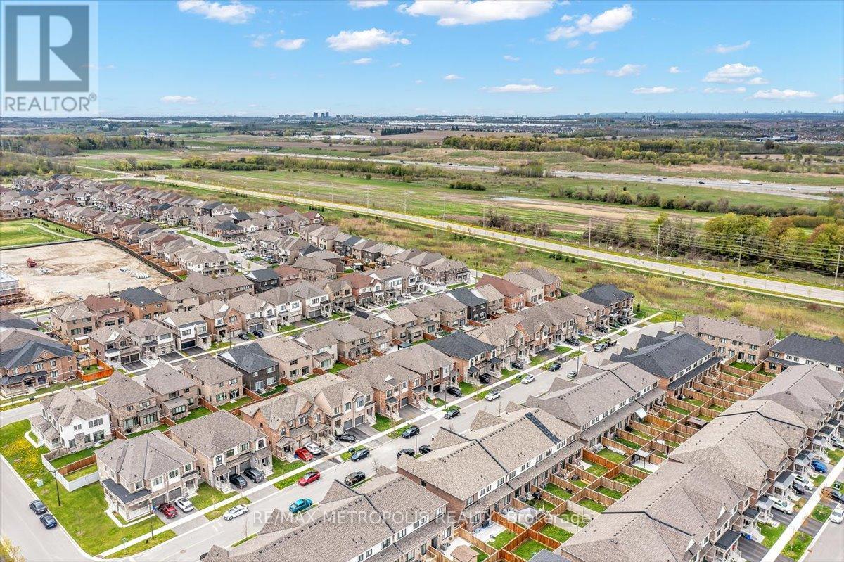 120 LAING DRIVE - 3