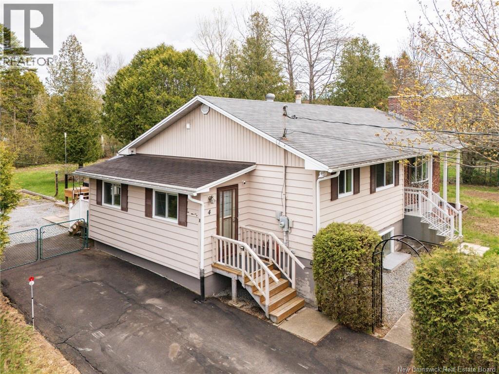 4 Haslett Drive - 33