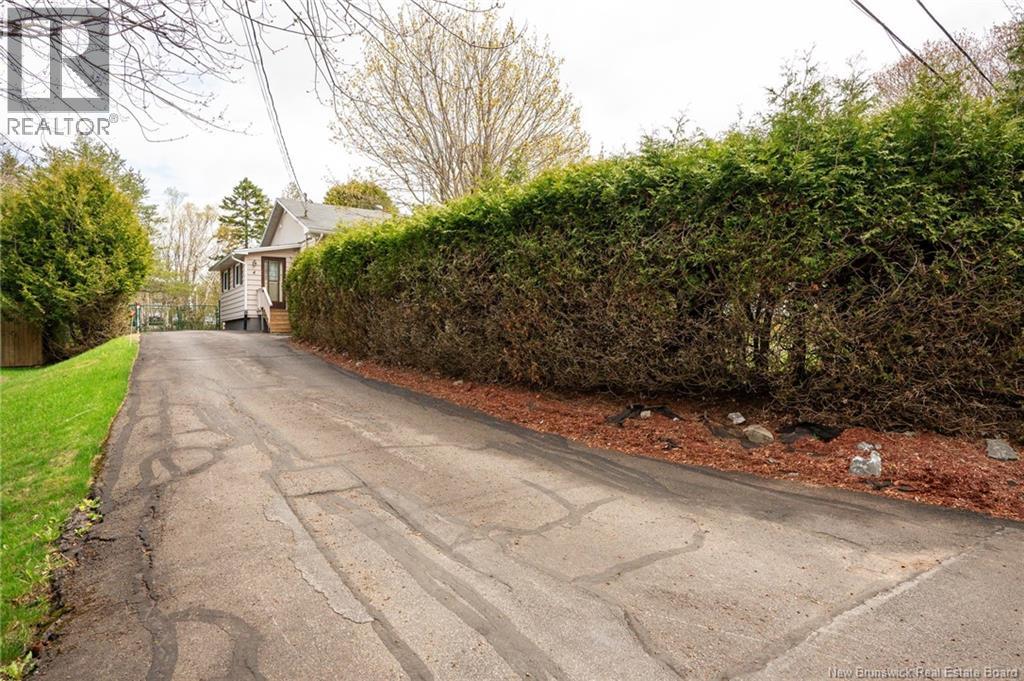 4 Haslett Drive - 35