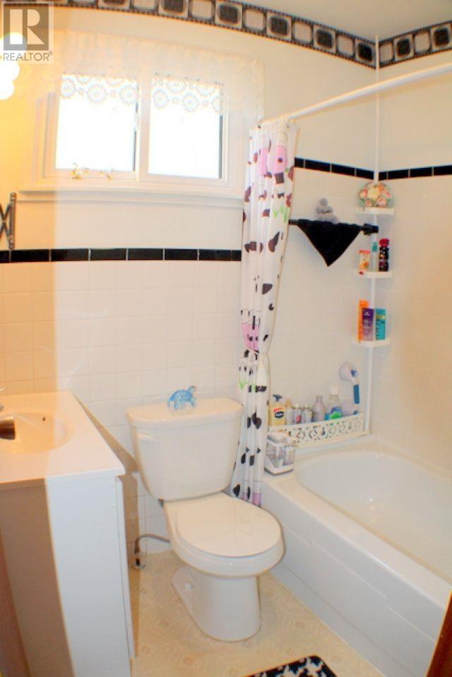52 Grandview AVE E, Sault Ste Marie, Ontario, P6B3V8 — Photo 29