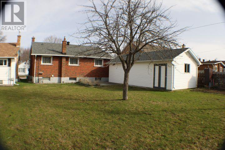 52 Grandview AVE E, Sault Ste Marie, Ontario, P6B3V8 — Photo 19