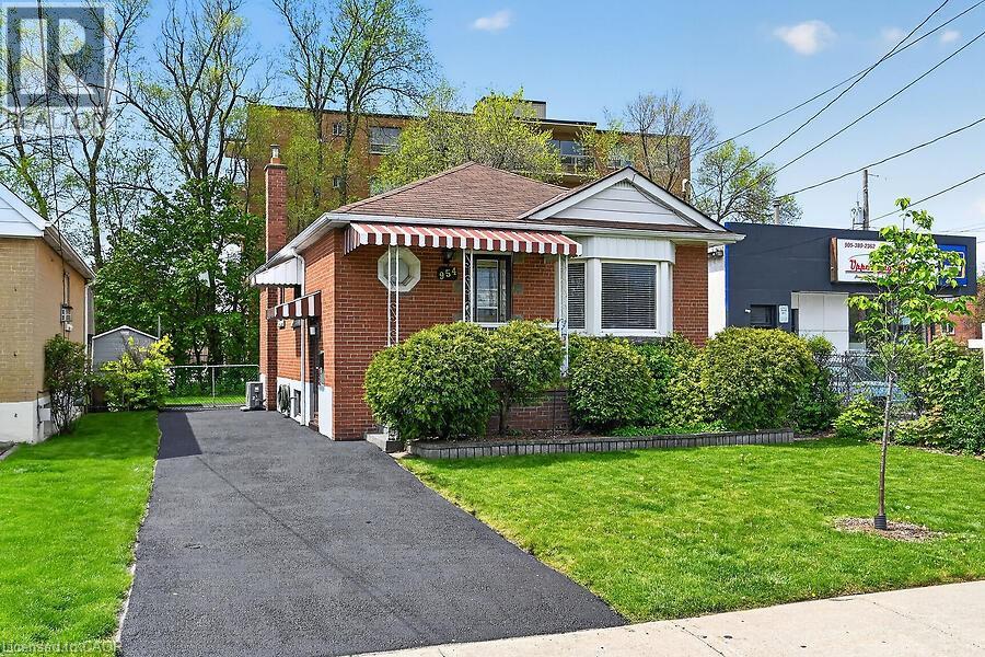 954 QUEENSDALE Avenue E, Hamilton, Ontario, L8T1H6 — Photo 6