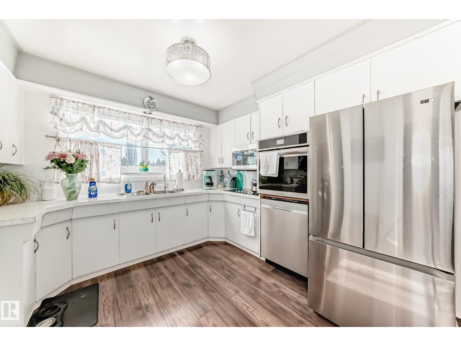 3611 108 ST NW - photo 4