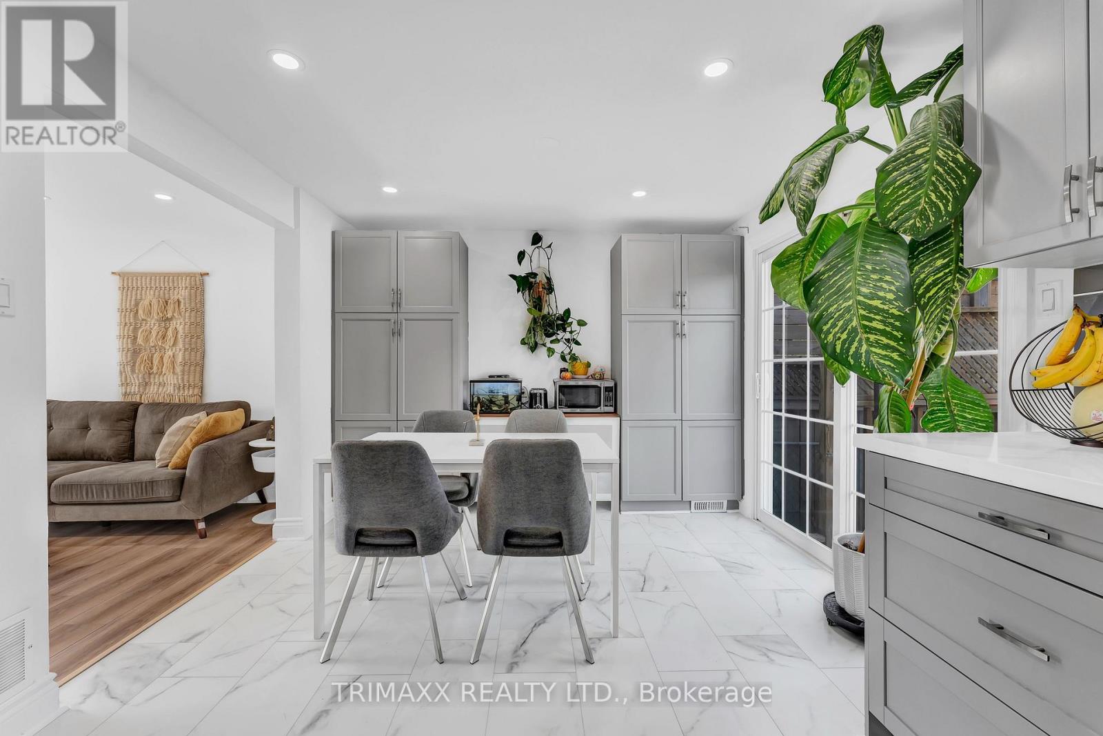 103 ROBIN COURT - 12