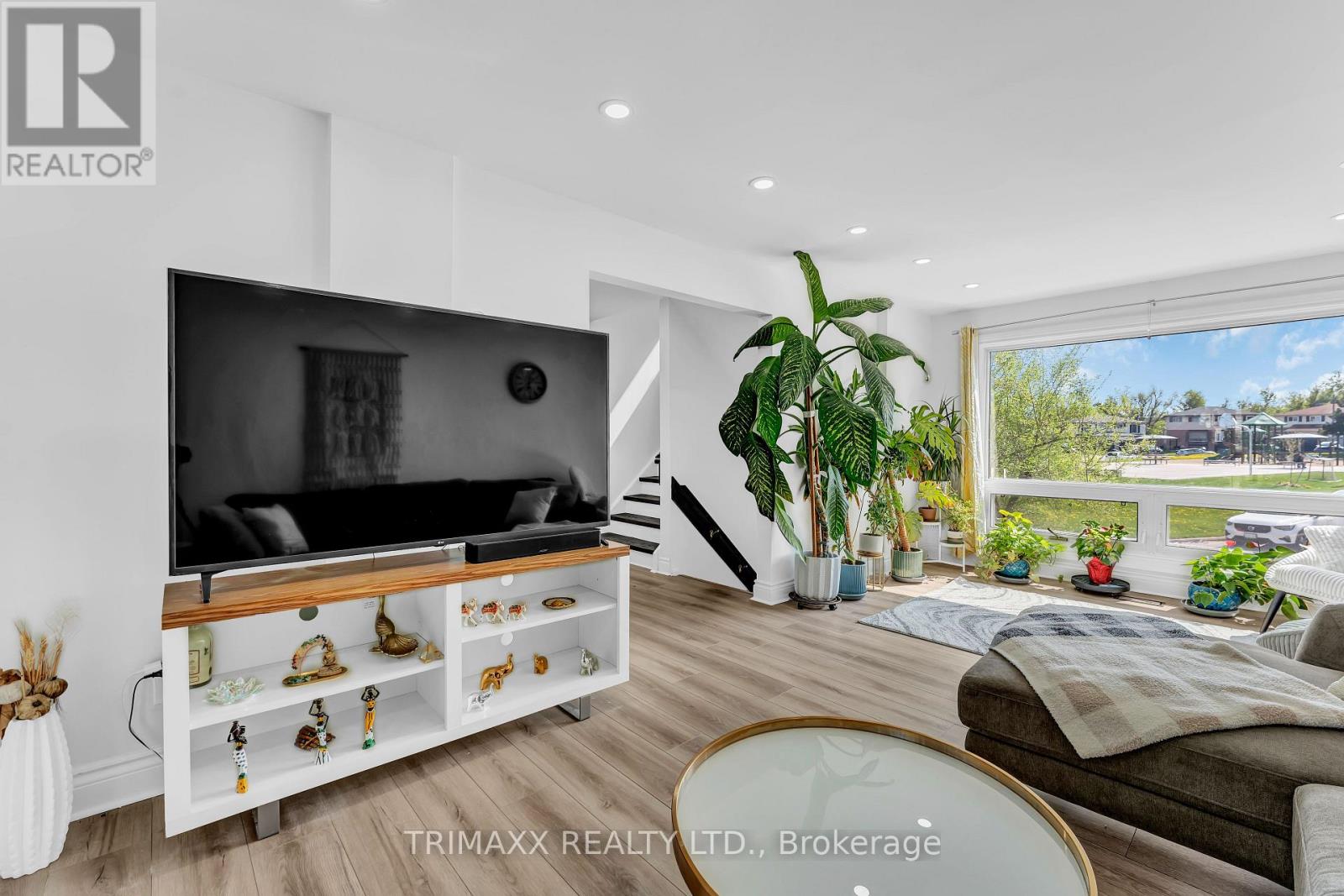 103 ROBIN COURT - 9