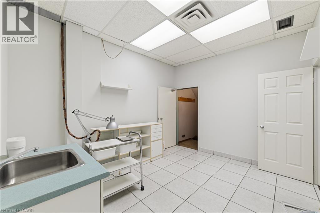 4136 DUNDAS Street W, Etobicoke, Ontario, M8X1X3 — Photo 15