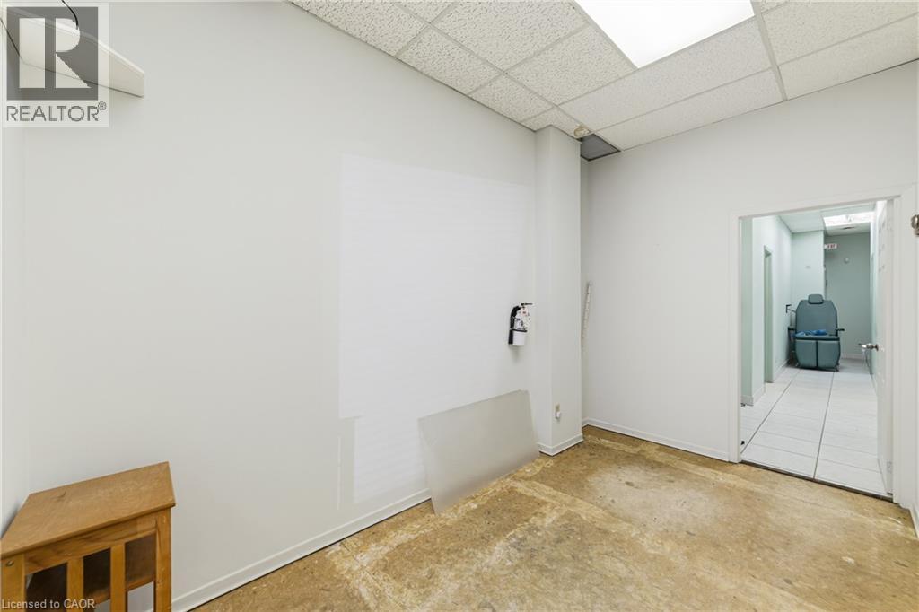 4136 DUNDAS Street W, Etobicoke, Ontario, M8X1X3 — Photo 2