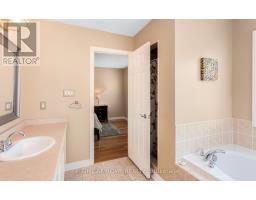 3852 Bloomington Crescent, Mississauga, ON L5M0A3 Photo 34