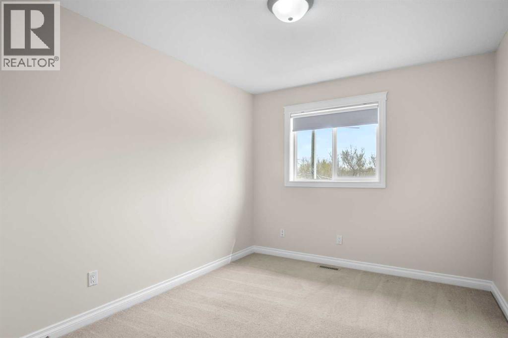 #22 2002 22 Avenue - 18