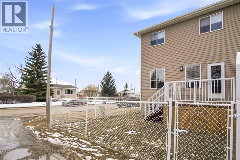 #22 2002 22 Avenue - 35