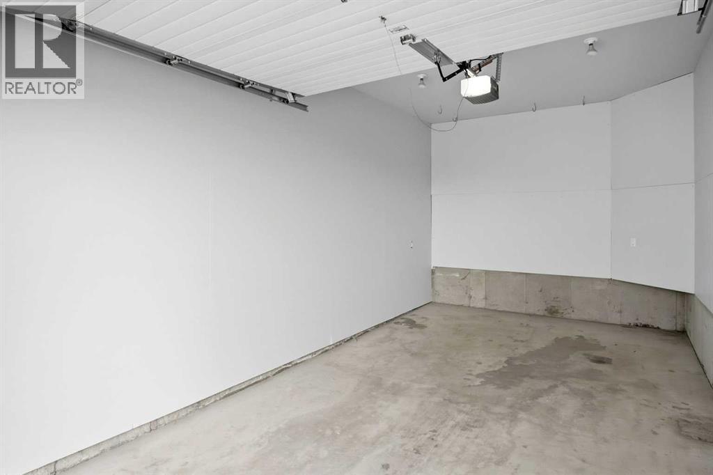 #22 2002 22 Avenue - 25