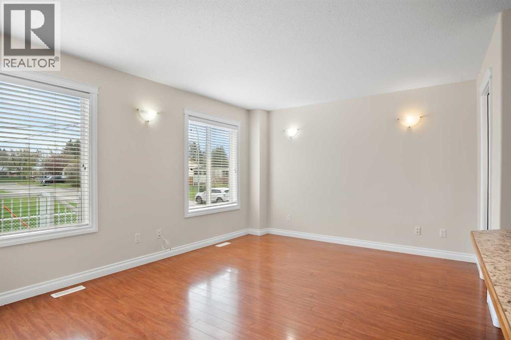 #22 2002 22 Avenue - 9