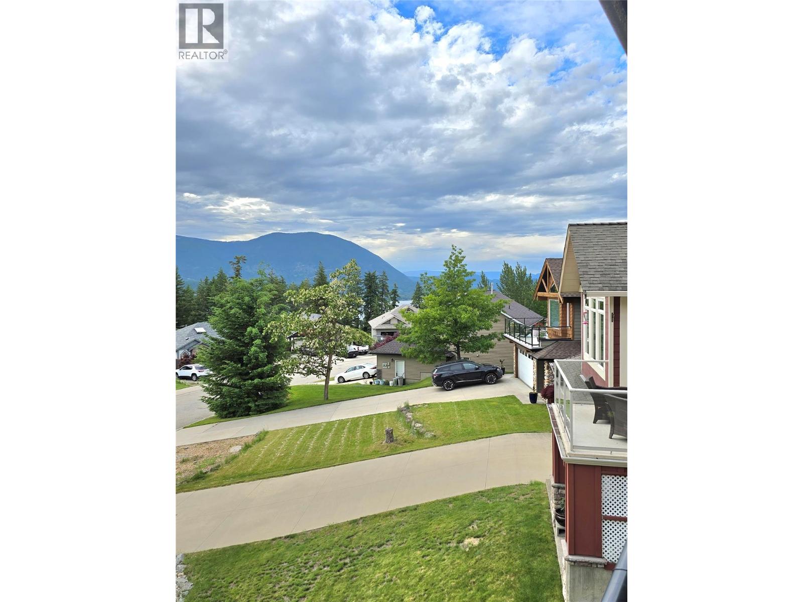  1040 14 Avenue Southeast, Salmon Arm