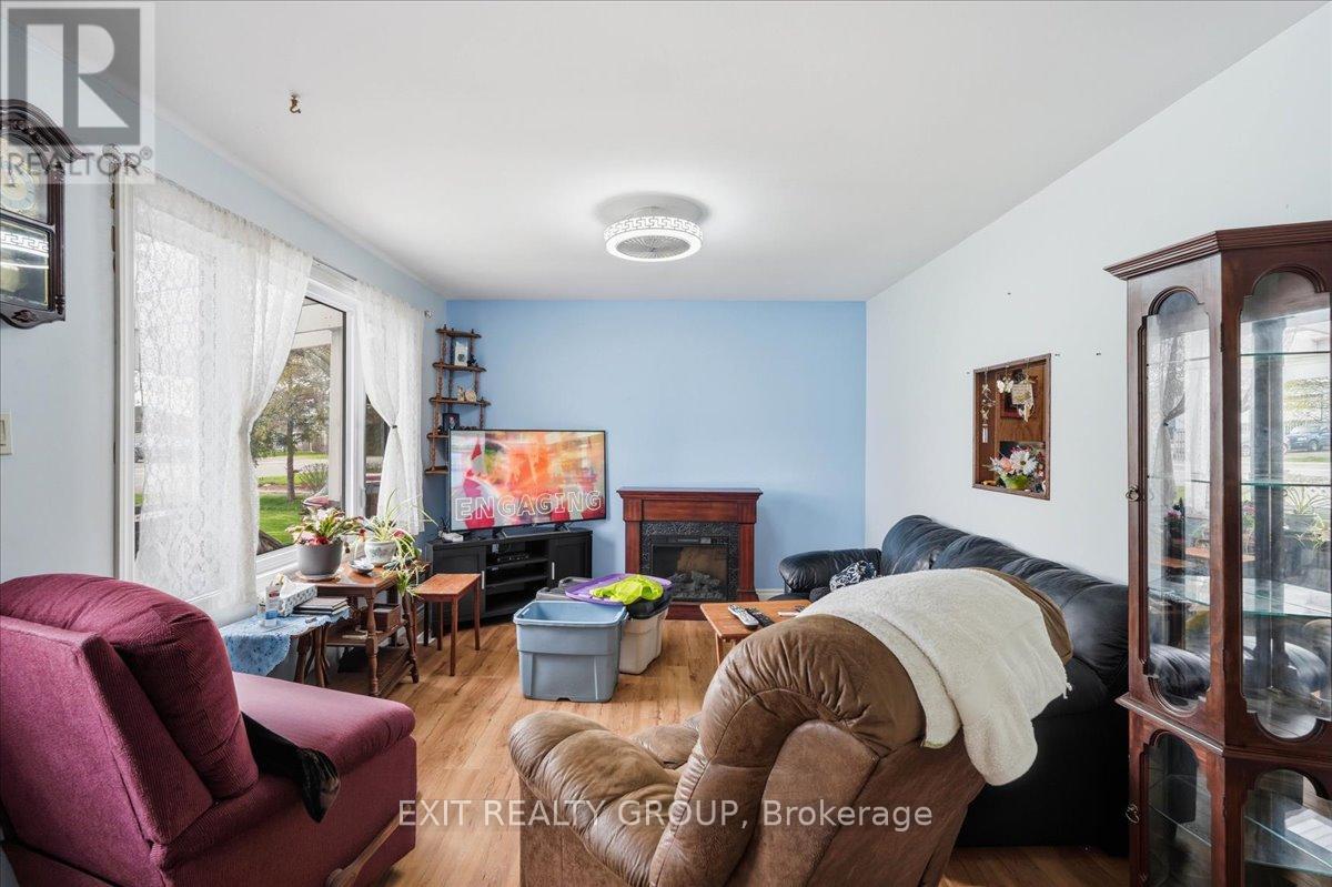 59 CANNIFTON ROAD N - 9