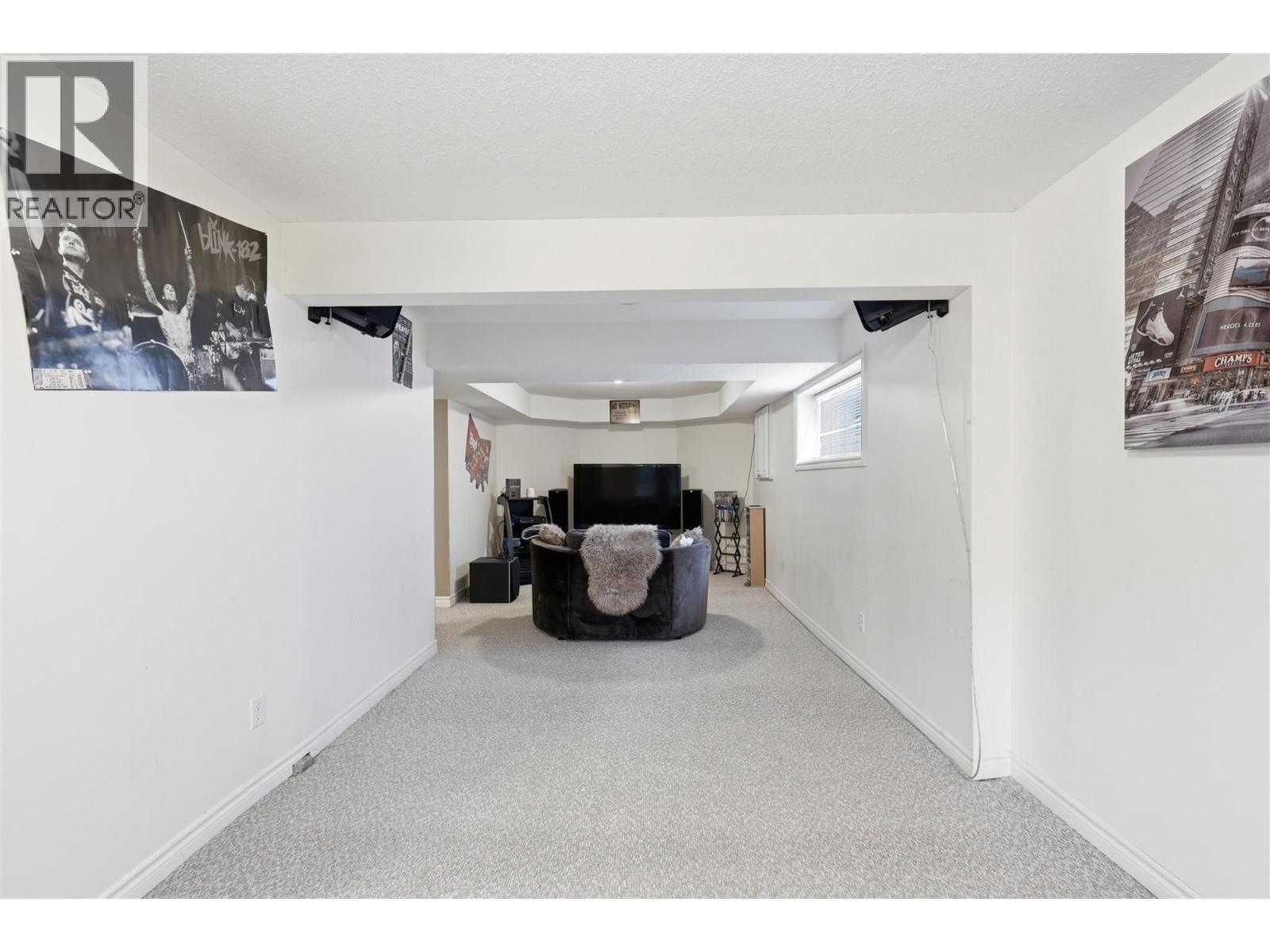 977 GARYMEDE Court - 41