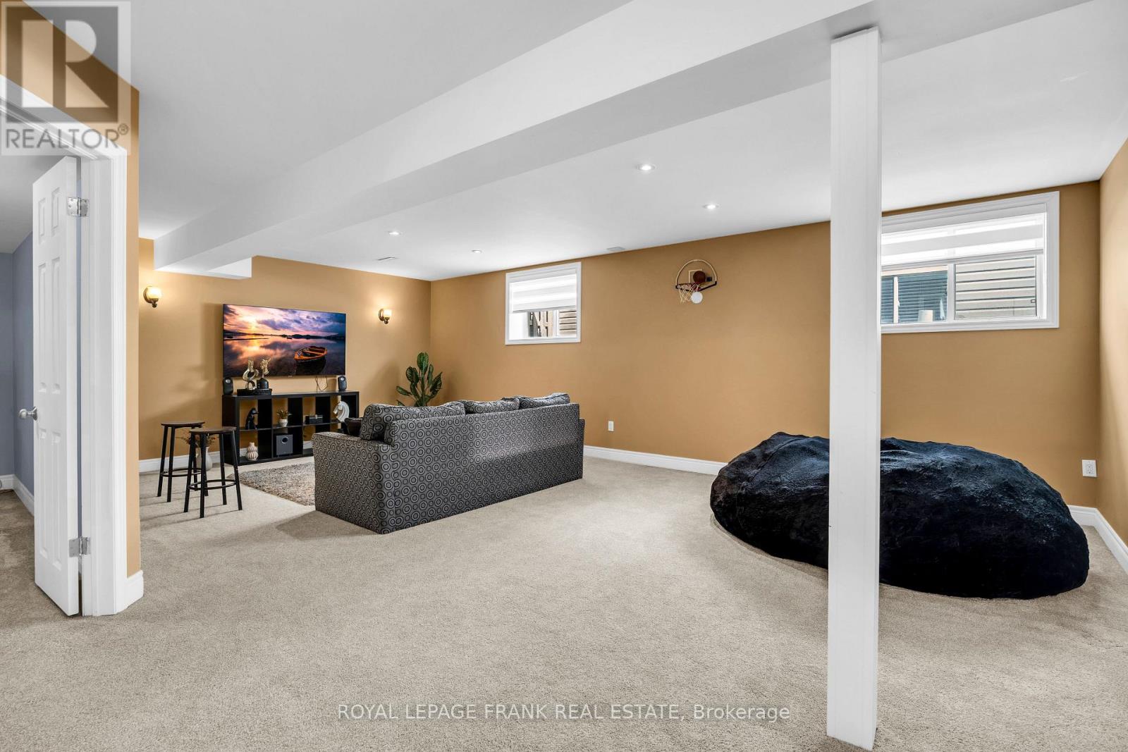 375 ST LAWRENCE DRIVE - 22