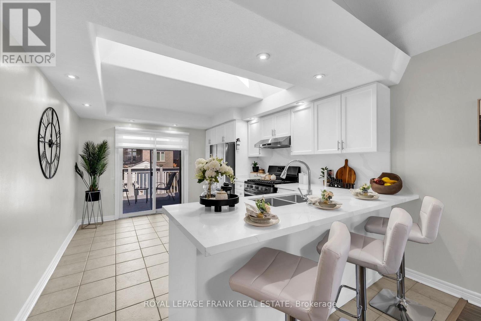 375 ST LAWRENCE DRIVE - 9