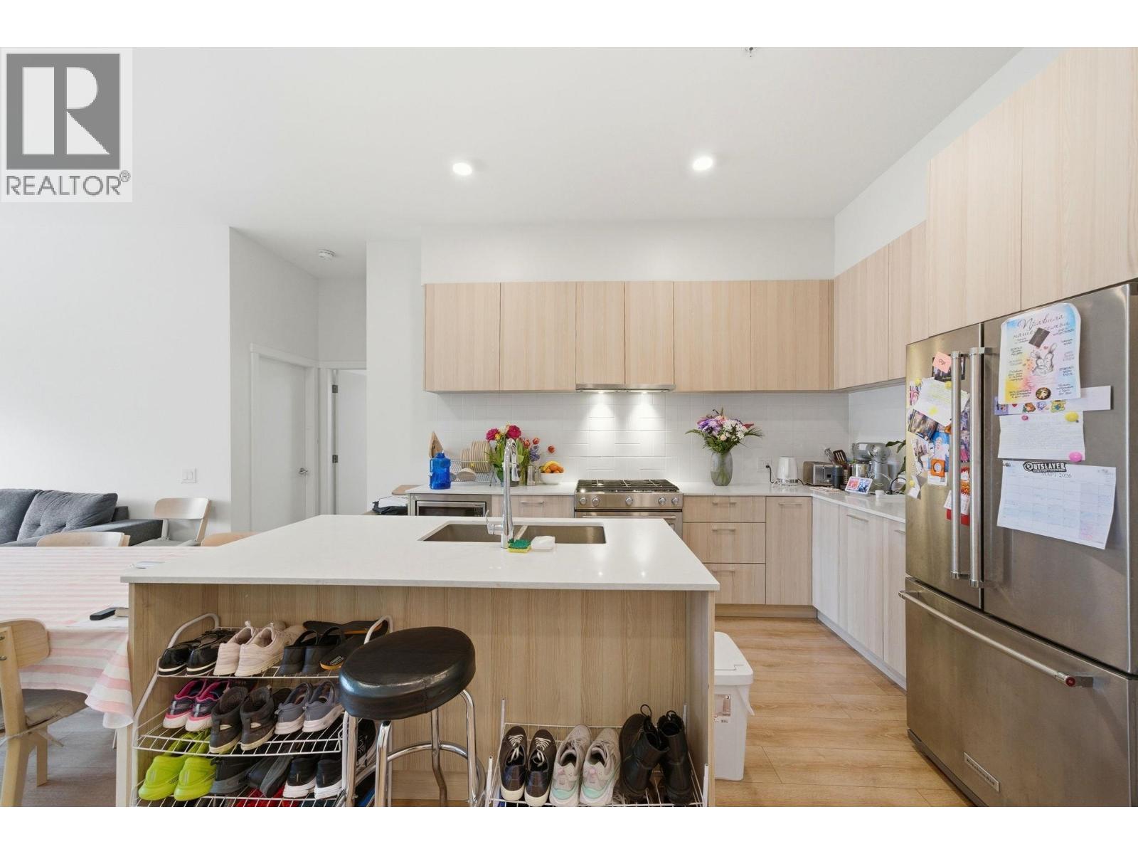 408 721 ANSKAR COURT, Coquitlam