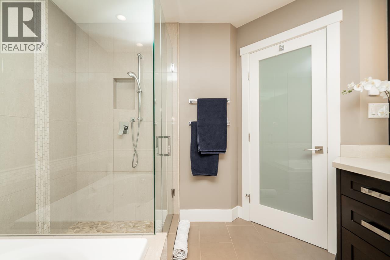22 4055 INDIAN RIVER DRIVE, North Vancouver