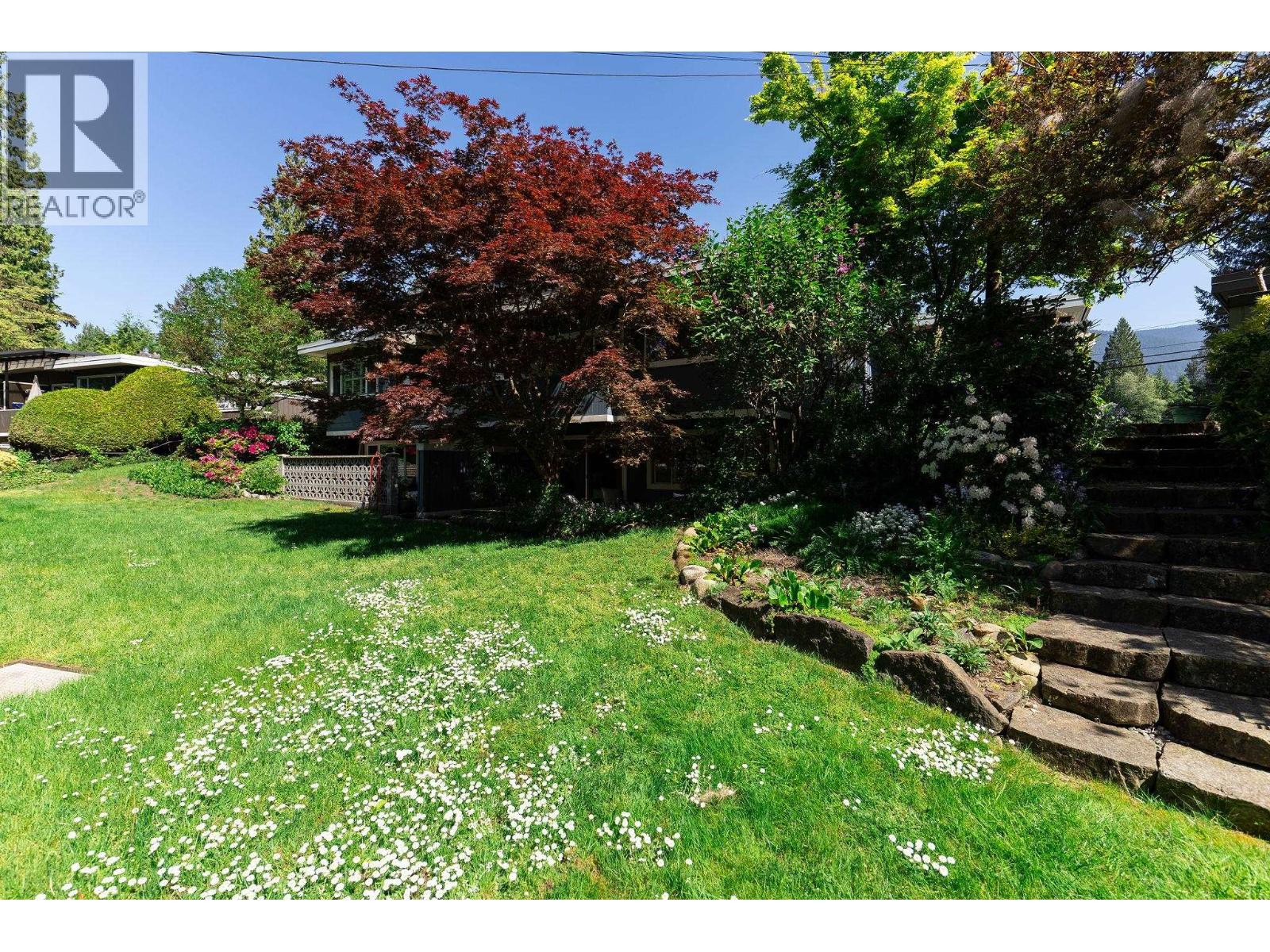 3665 EDGEMONT BOULEVARD, North Vancouver