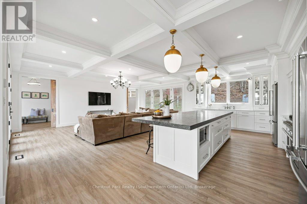 27 VARDON DRIVE - 17
