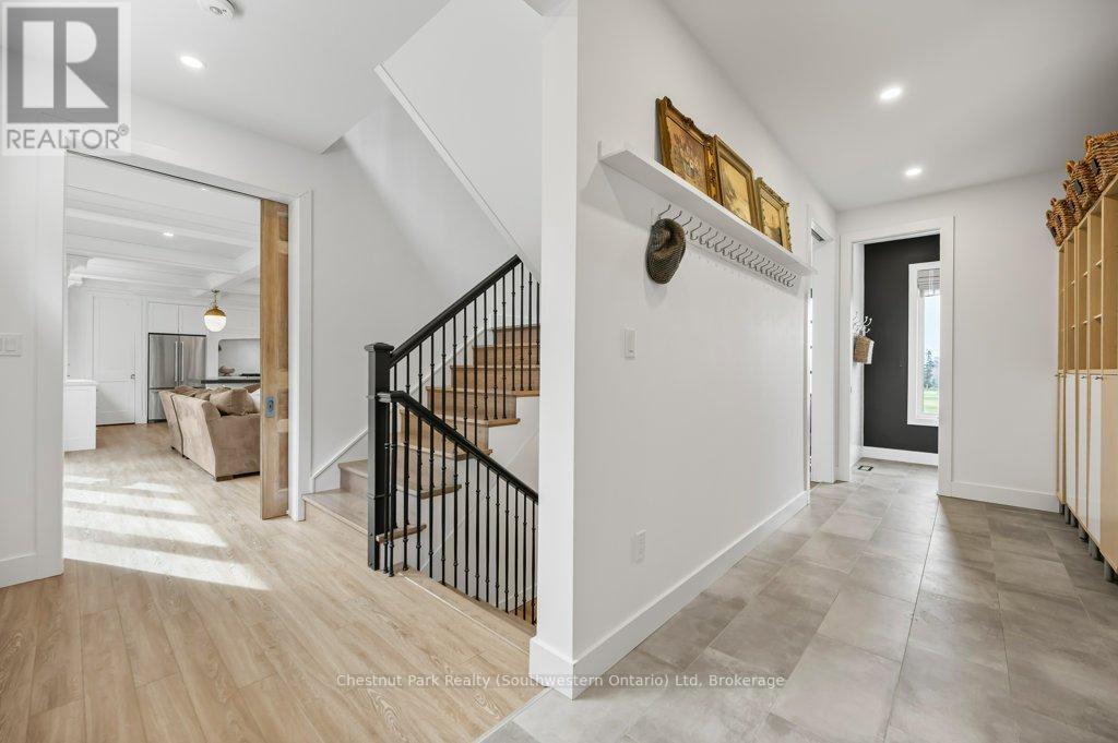27 VARDON DRIVE - 26