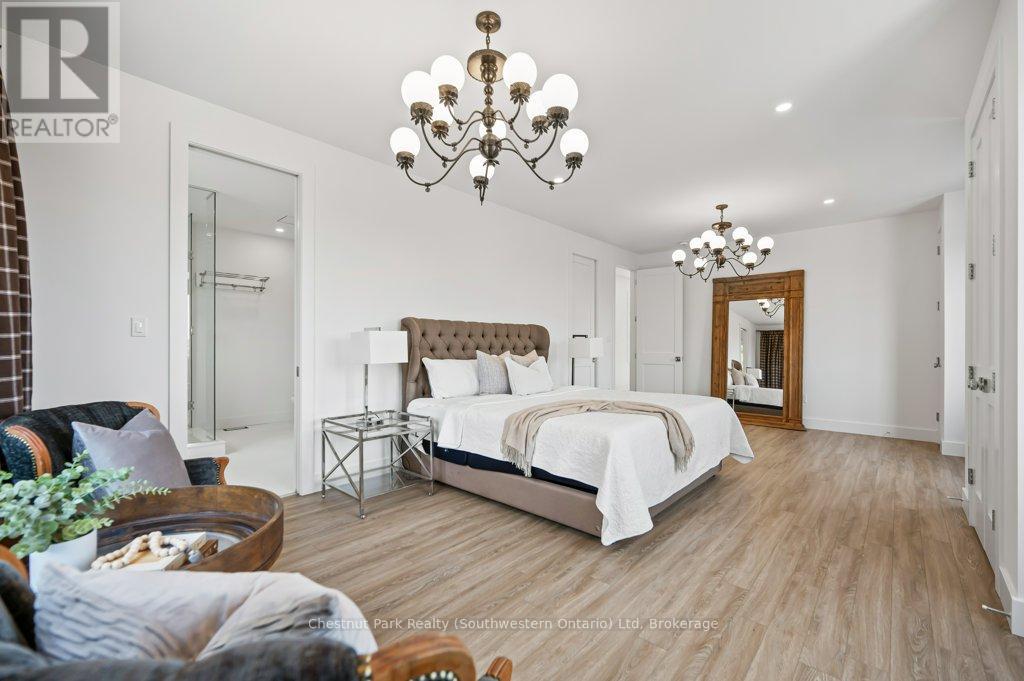 27 VARDON DRIVE - 28