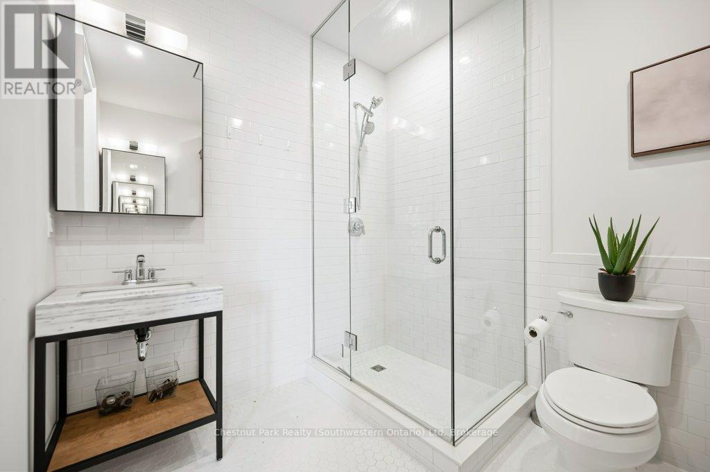 27 VARDON DRIVE - 42