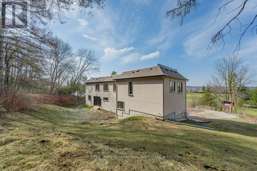 27 VARDON DRIVE - 48