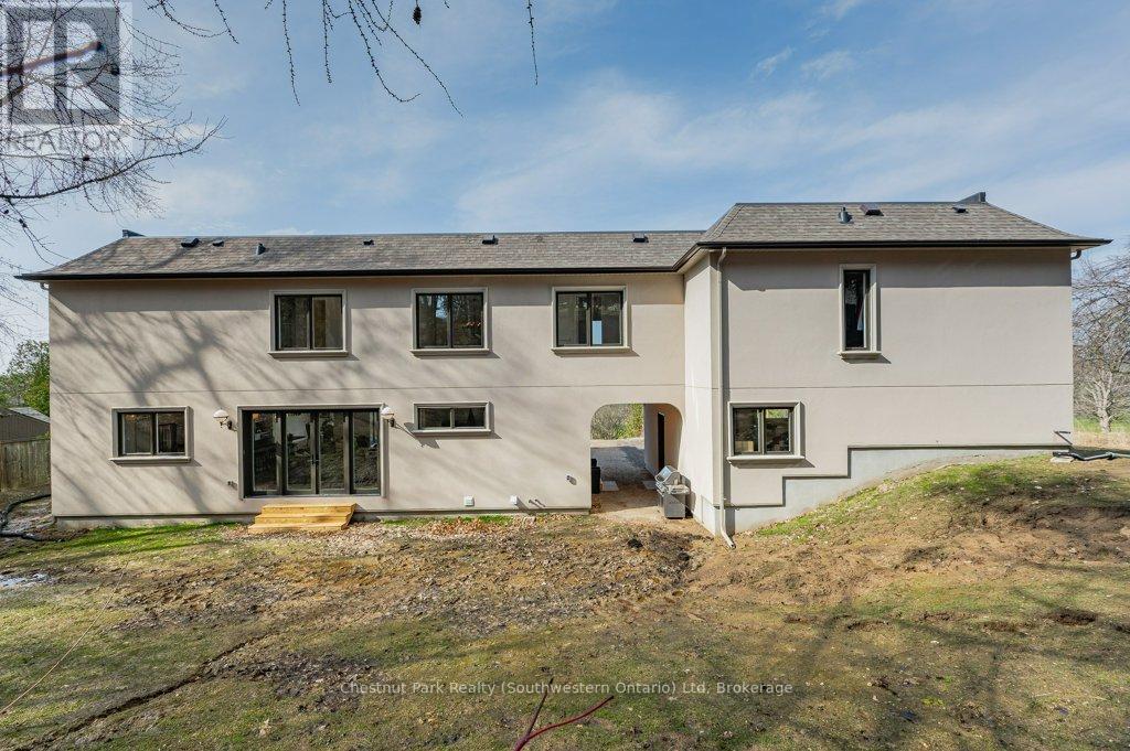 27 VARDON DRIVE - 49