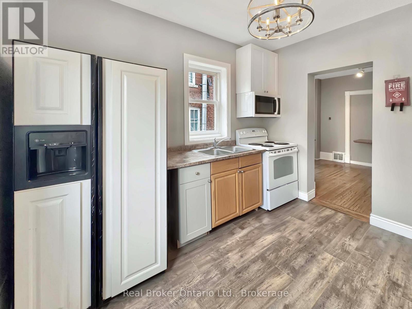 273 BRANT AVENUE - 13