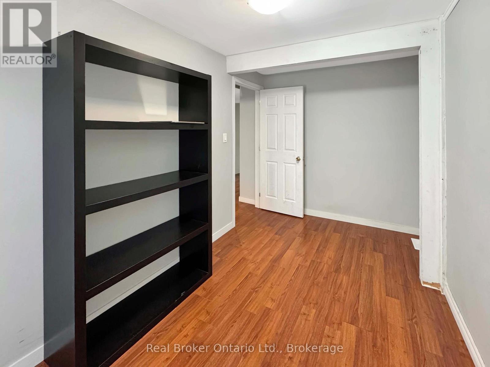 273 BRANT AVENUE - 19