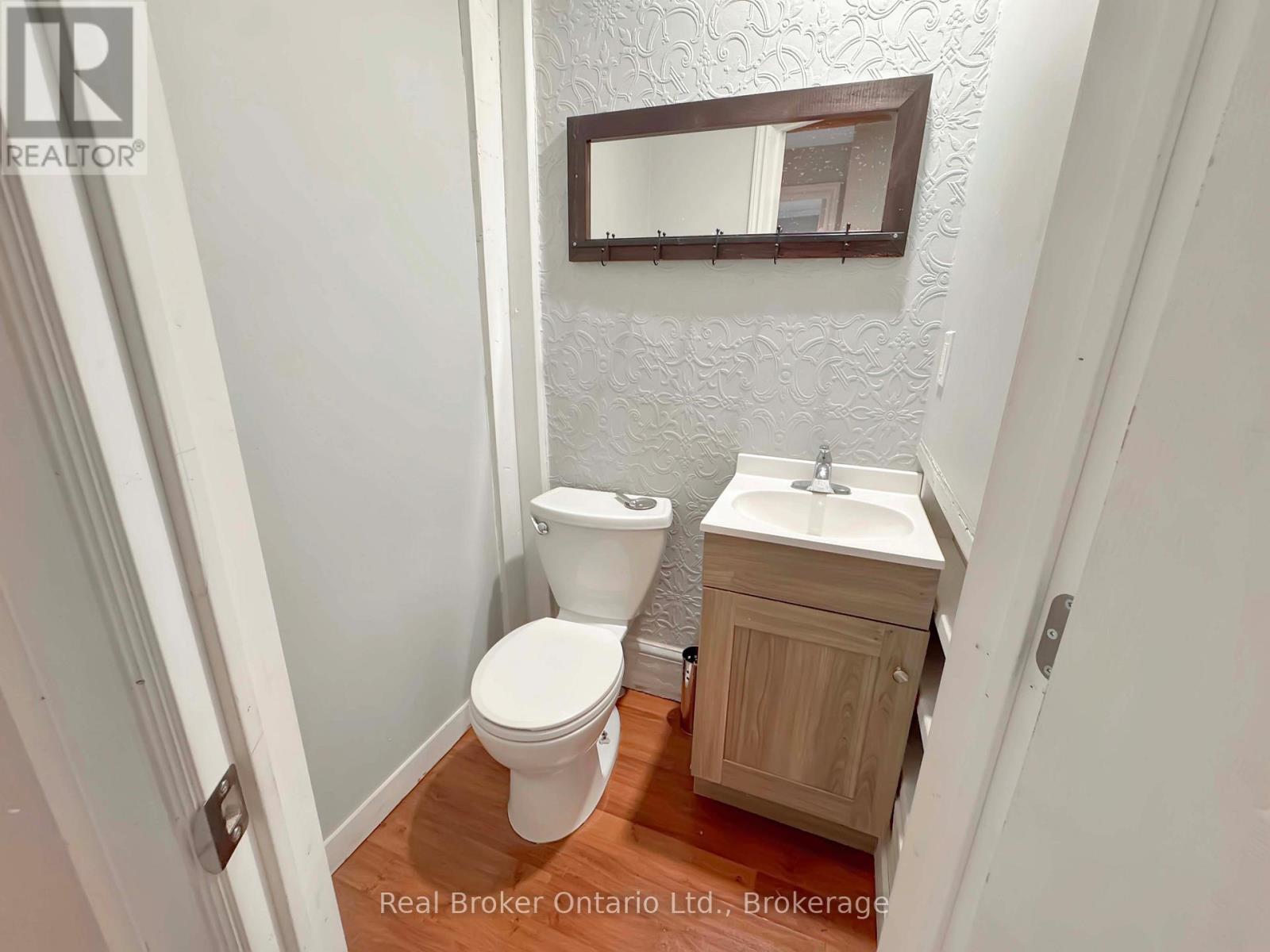 273 BRANT AVENUE - 20
