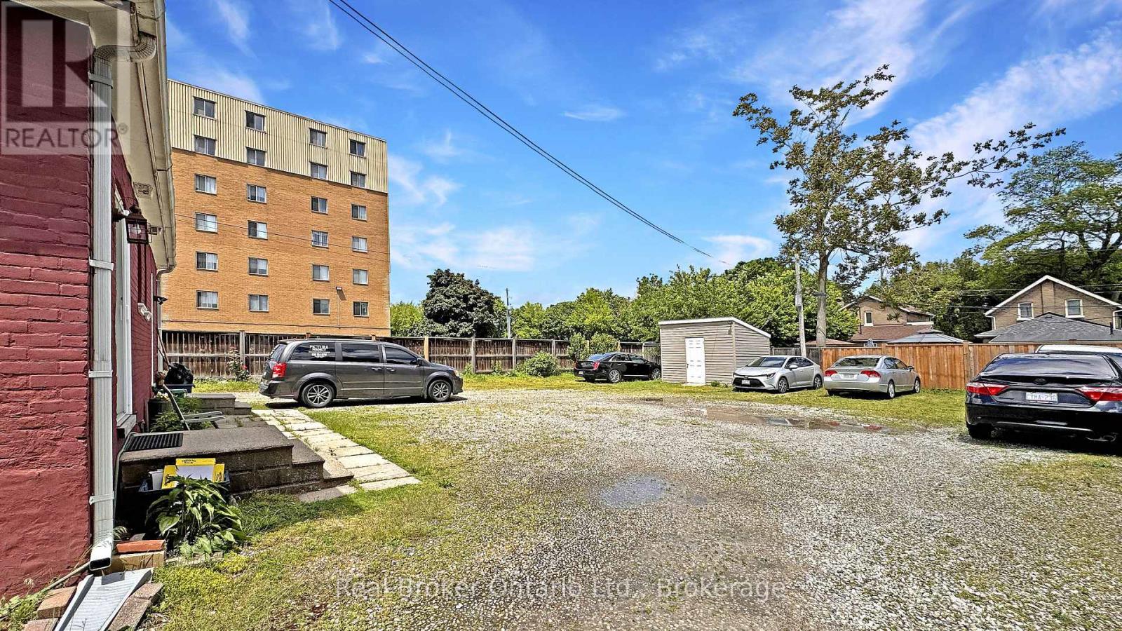 273 BRANT AVENUE - 3