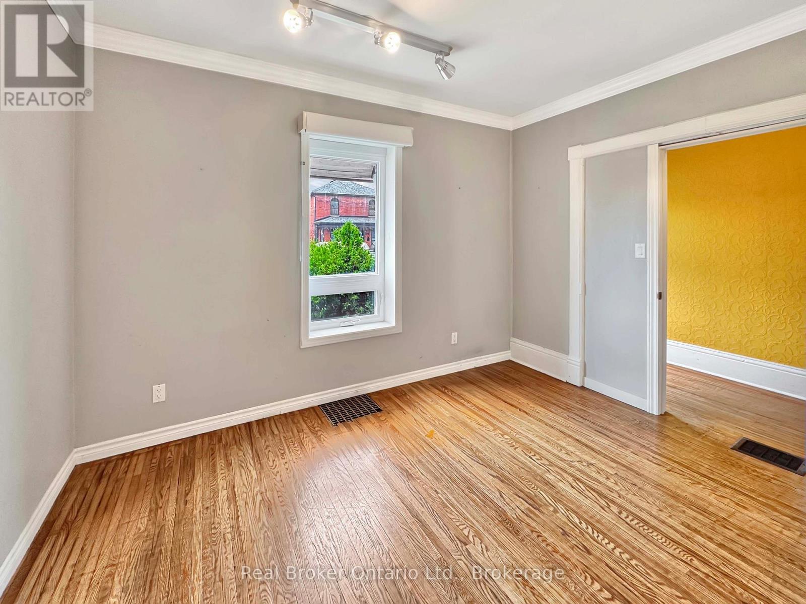 273 BRANT AVENUE - 7