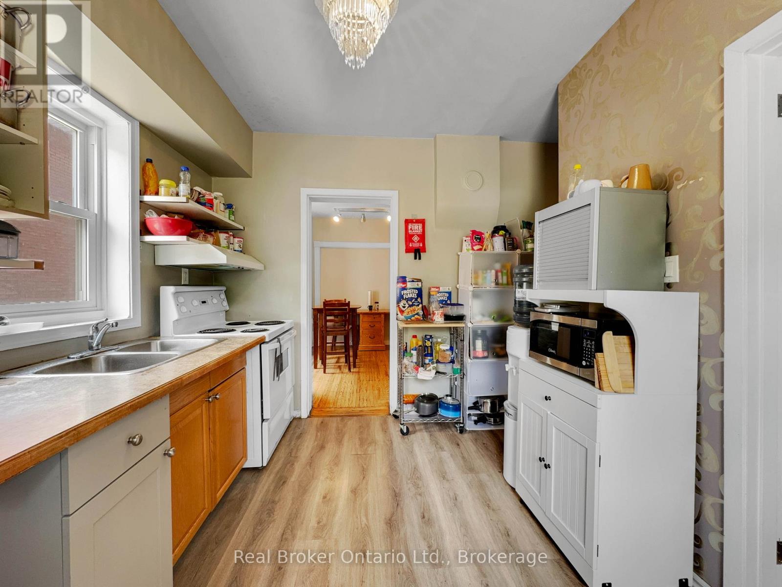 273-275 BRANT AVENUE - 20