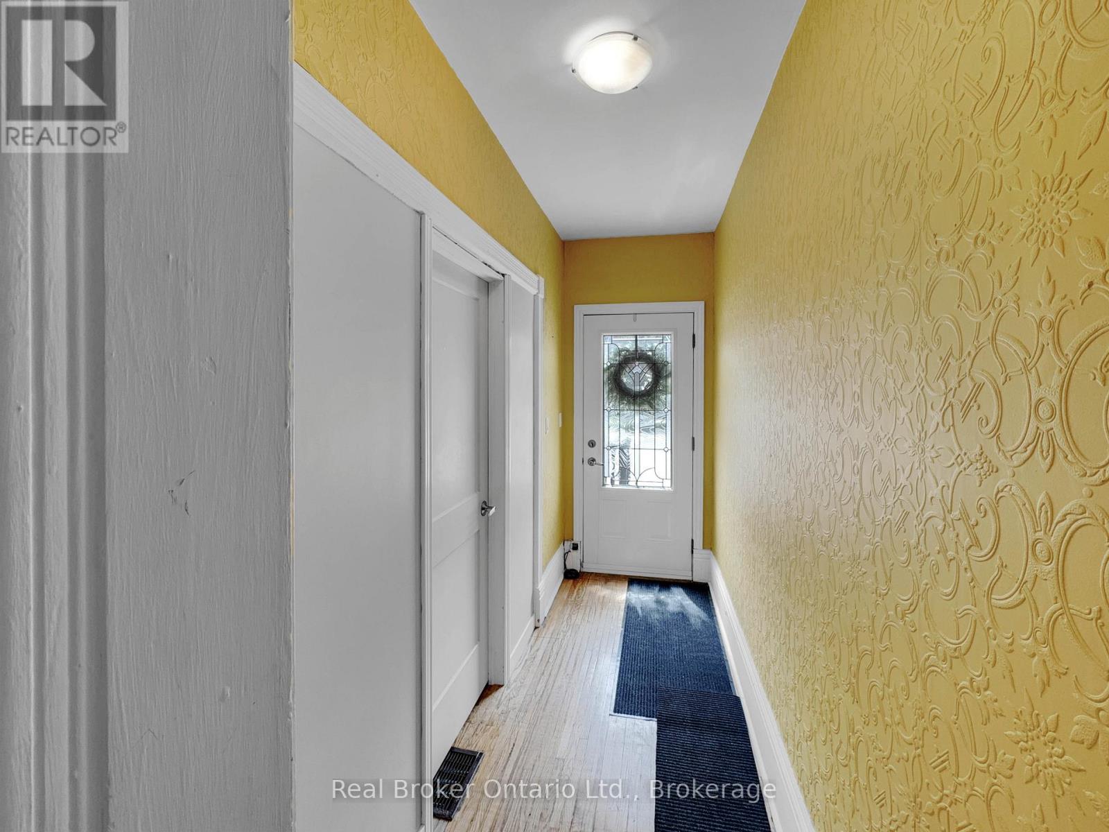 273-275 BRANT AVENUE - 22