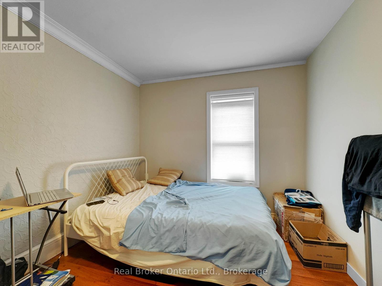 273-275 BRANT AVENUE - 23